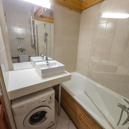 Confortable Aux Menuires, Skis Aux Pieds, Balcon Sud-ouest, Services Disponibles - Fr-1-452-100 * سان-مارتن-دي-بيفيل