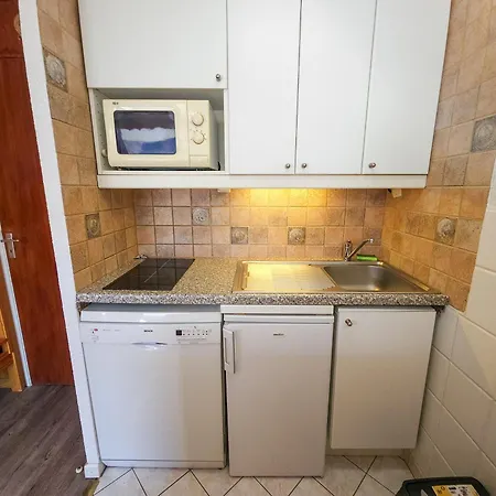 Confortable Aux Menuires, Skis Aux Pieds, Balcon Sud-ouest, Services Disponibles - Fr-1-452-100 شقة *