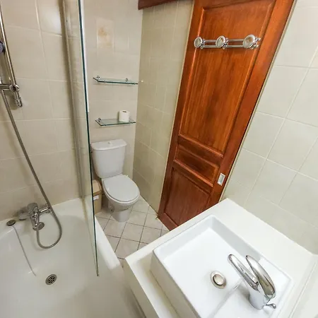 Confortable Aux Menuires, Skis Aux Pieds, Balcon Sud-ouest, Services Disponibles - Fr-1-452-100 Apartment